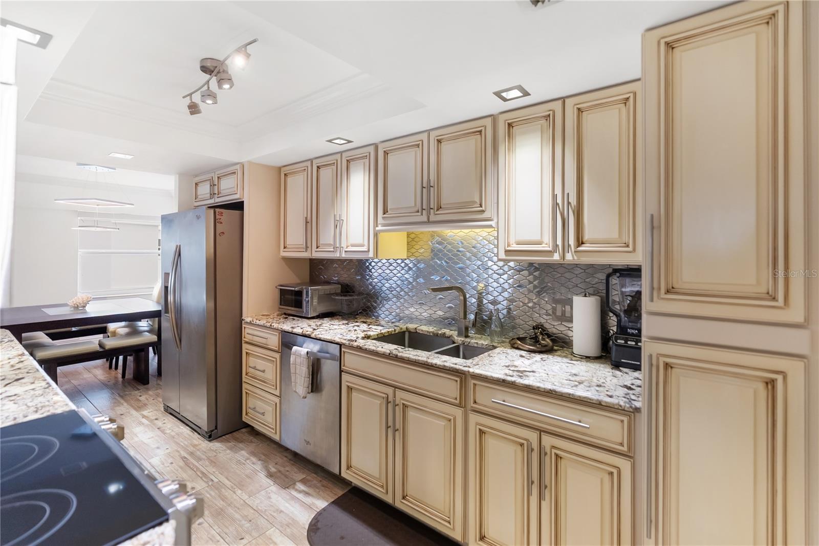 Image 41 of 89 For 1750 Benjamin Franklin Drive 6g