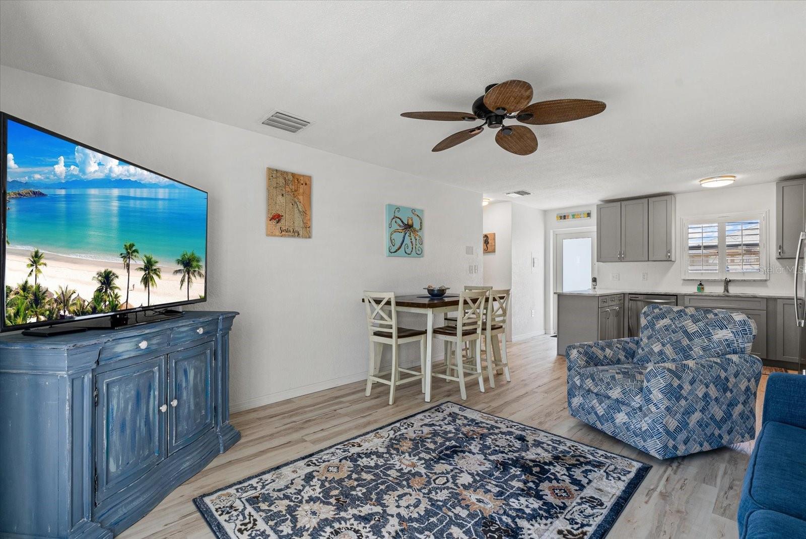 Image 13 of 32 For 5830 Midnight Pass Road 42