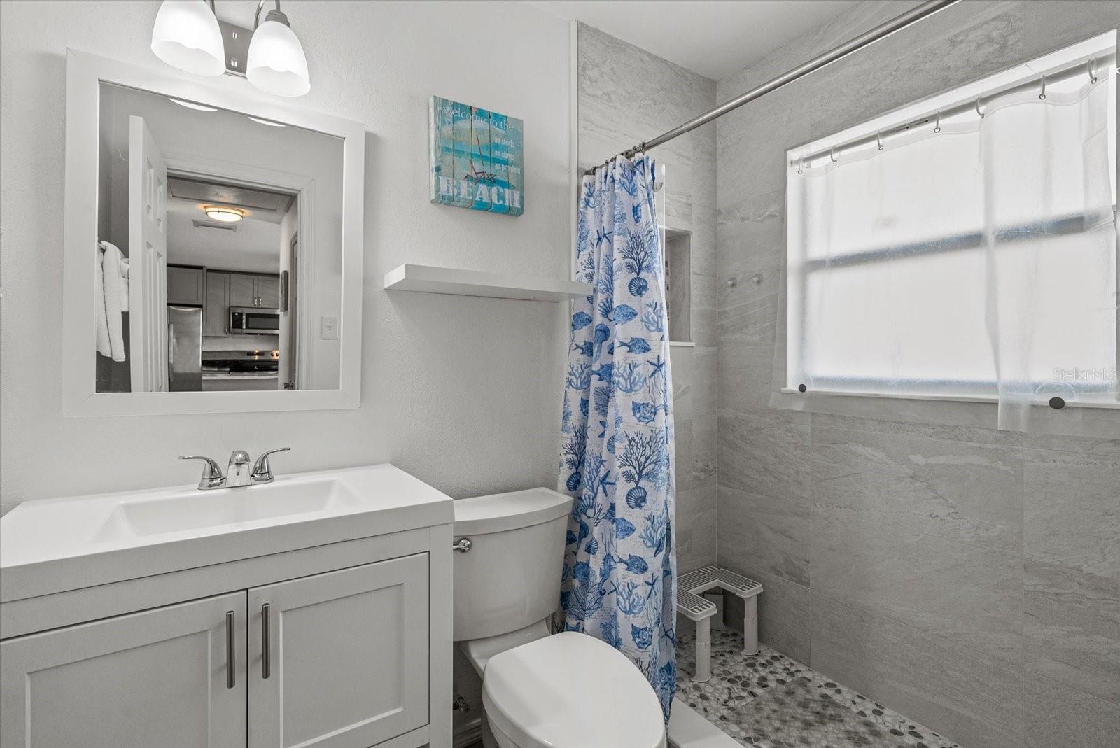 Image 18 of 32 For 5830 Midnight Pass Road 42