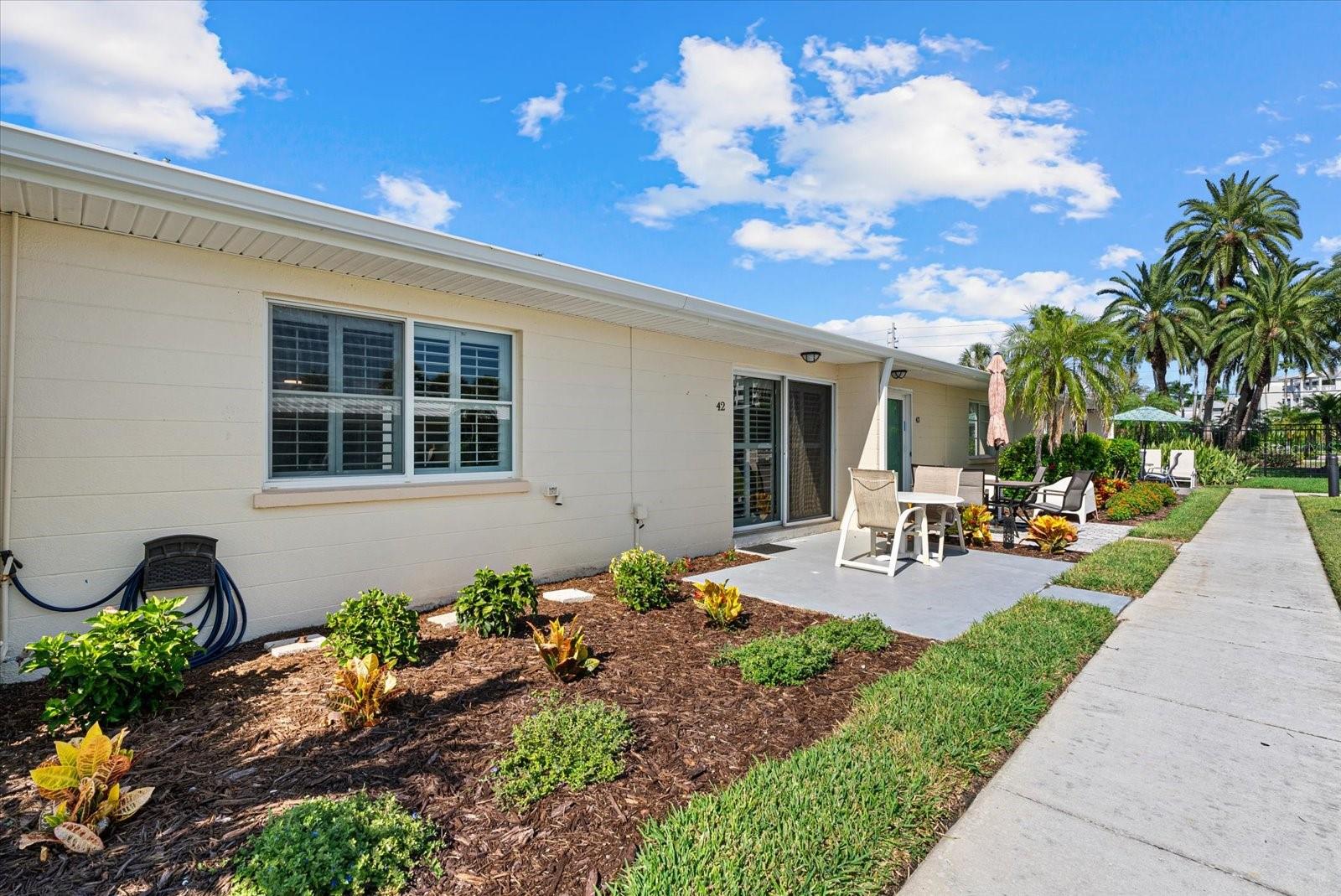 Image 20 of 32 For 5830 Midnight Pass Road 42