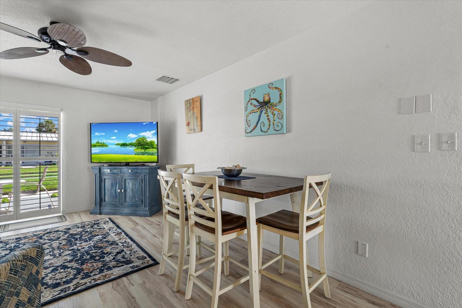 Image 9 of 32 For 5830 Midnight Pass Road 42