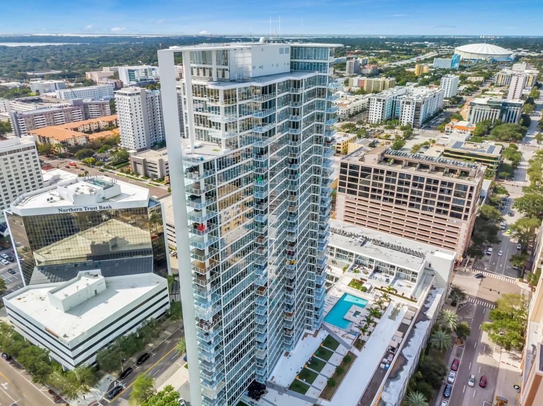 Image 2 of 19 For 175 1st Street S 404