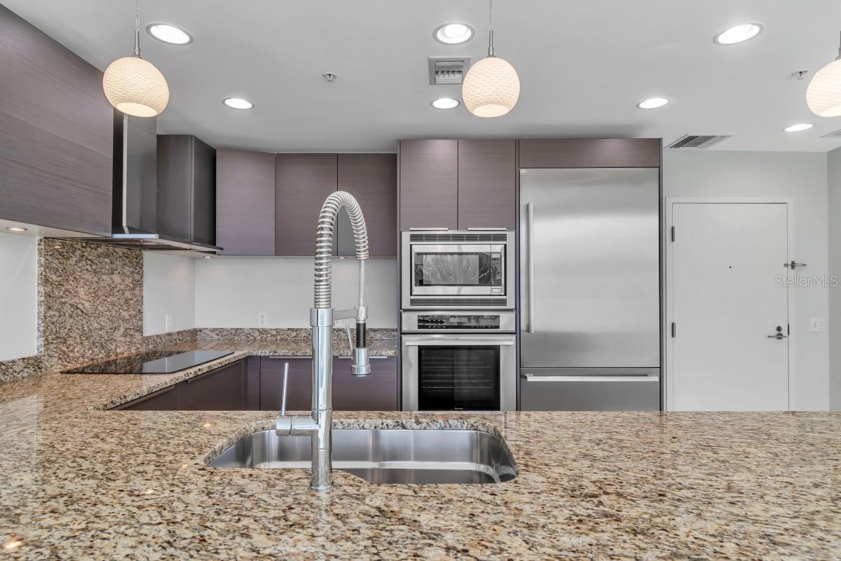 Image 6 of 19 For 175 1st Street S 404