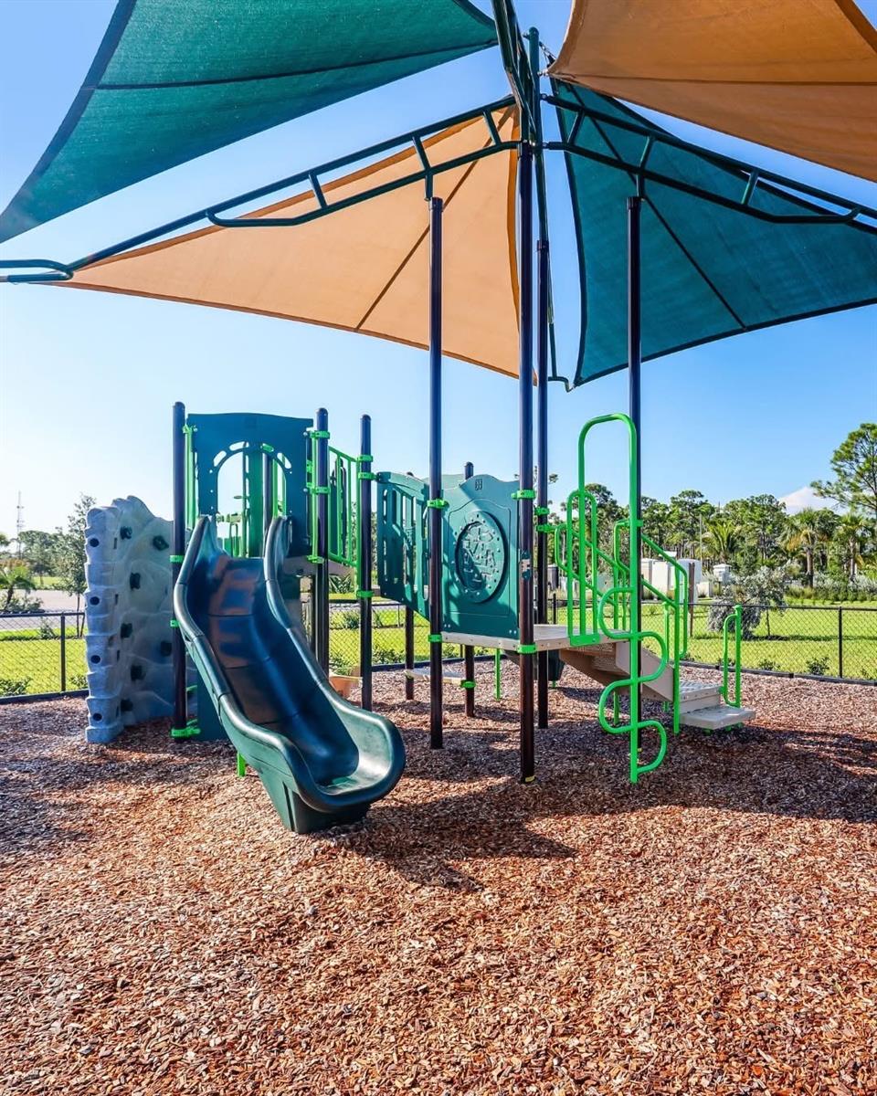 Image 17 of 28 For 8446 Saint Kitts Circle