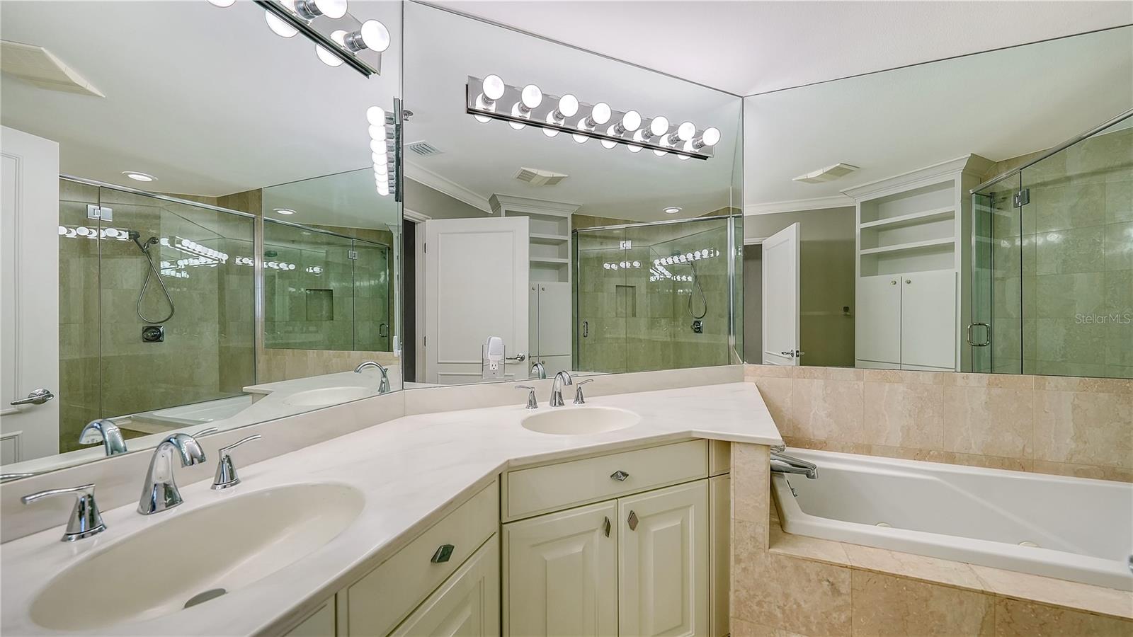 Image 23 of 45 For 3080 Grand Bay Boulevard 516