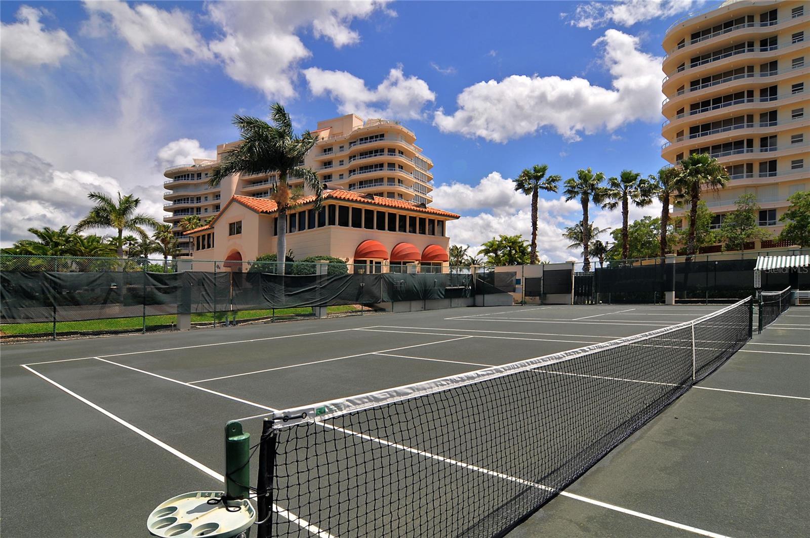 Image 35 of 45 For 3080 Grand Bay Boulevard 516