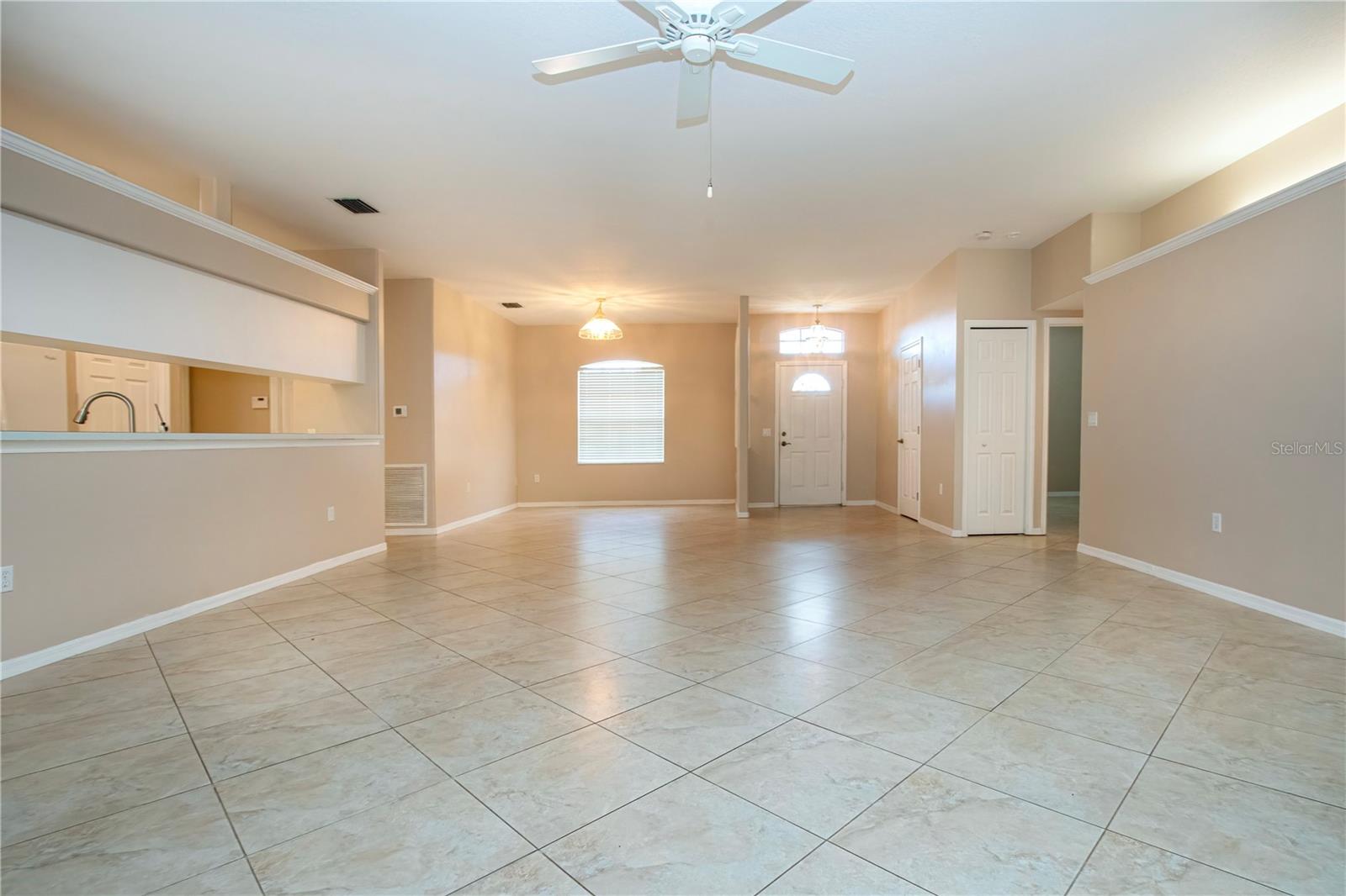 Image 12 of 49 For 2117 Huntington Avenue