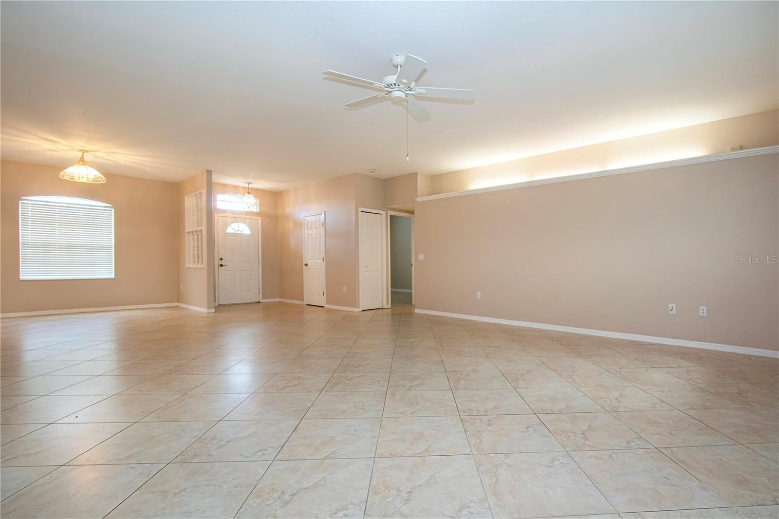 Image 13 of 49 For 2117 Huntington Avenue