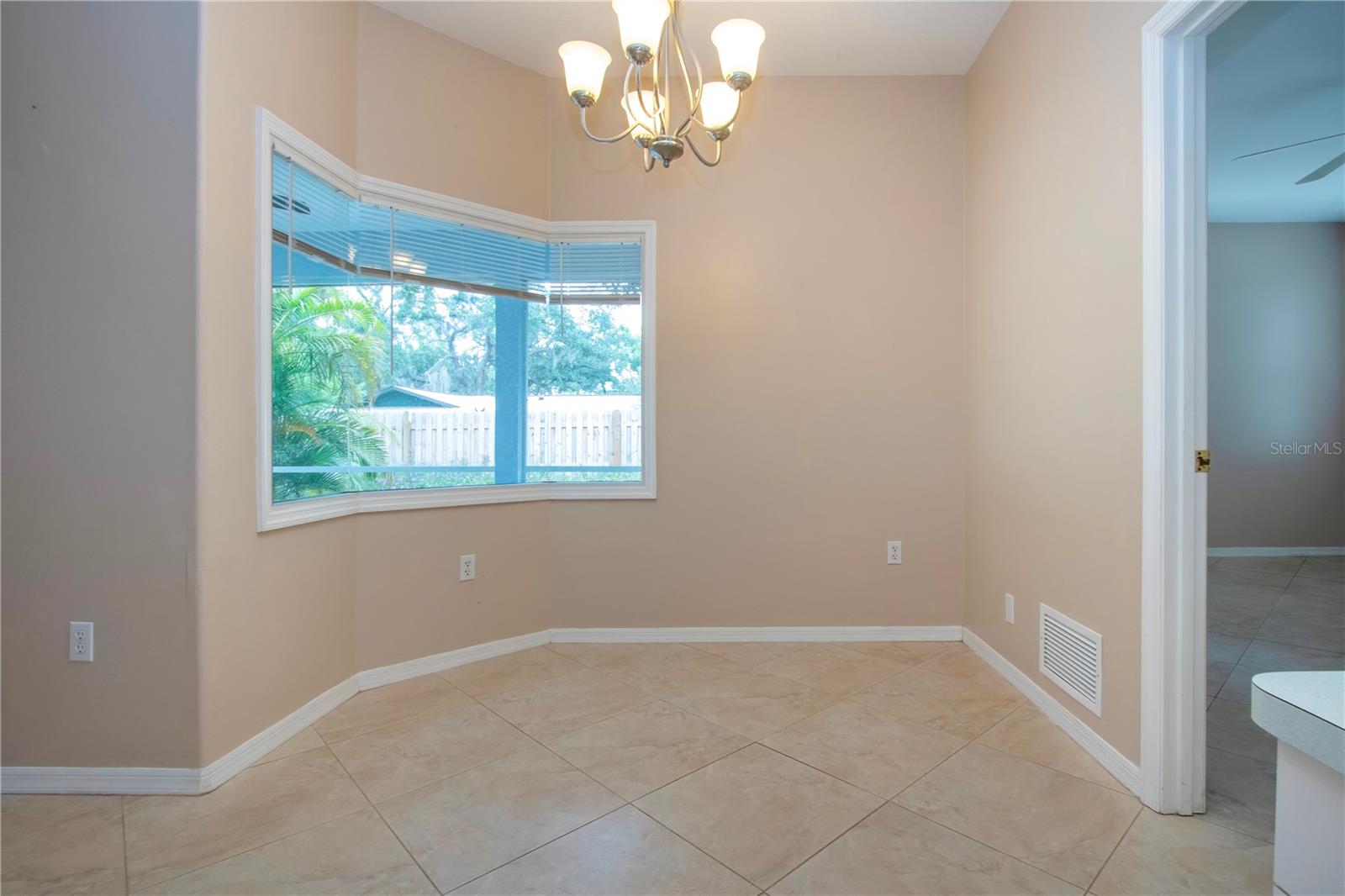 Image 16 of 49 For 2117 Huntington Avenue