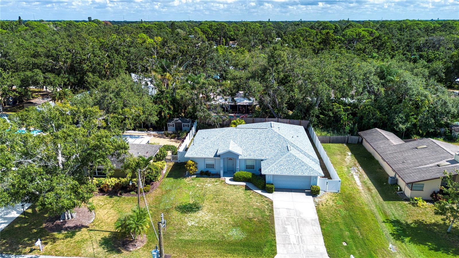 Image 2 of 49 For 2117 Huntington Avenue