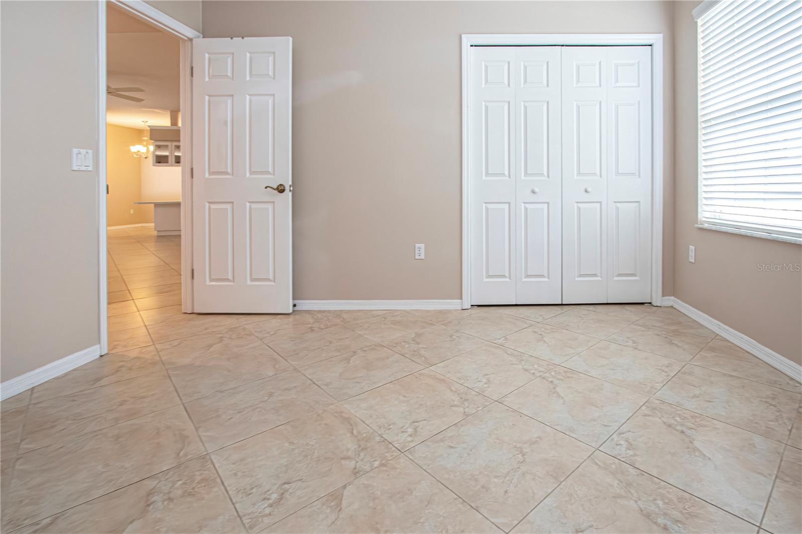 Image 33 of 49 For 2117 Huntington Avenue