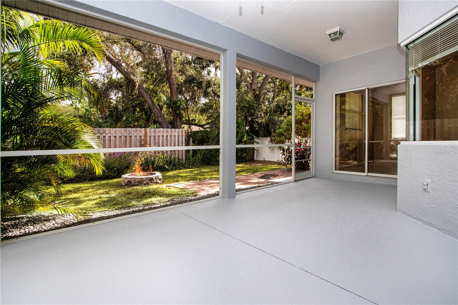 Image 41 of 49 For 2117 Huntington Avenue