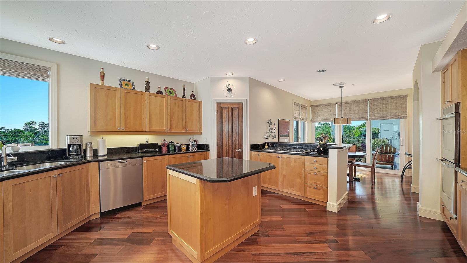 Image 15 of 47 For 340 Gulf Of Mexico Drive 126