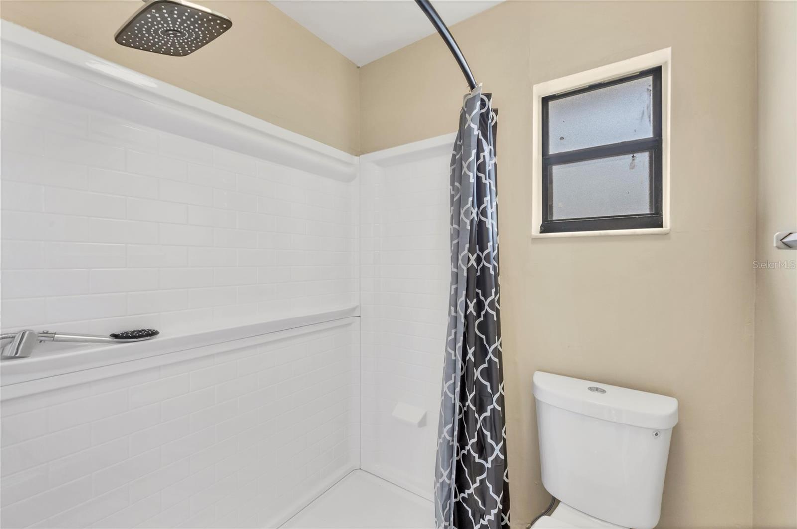 Image 18 of 48 For 5121 Richmond Terrace