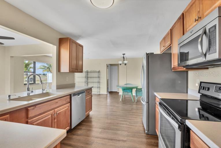 Image 40 of 48 For 5121 Richmond Terrace