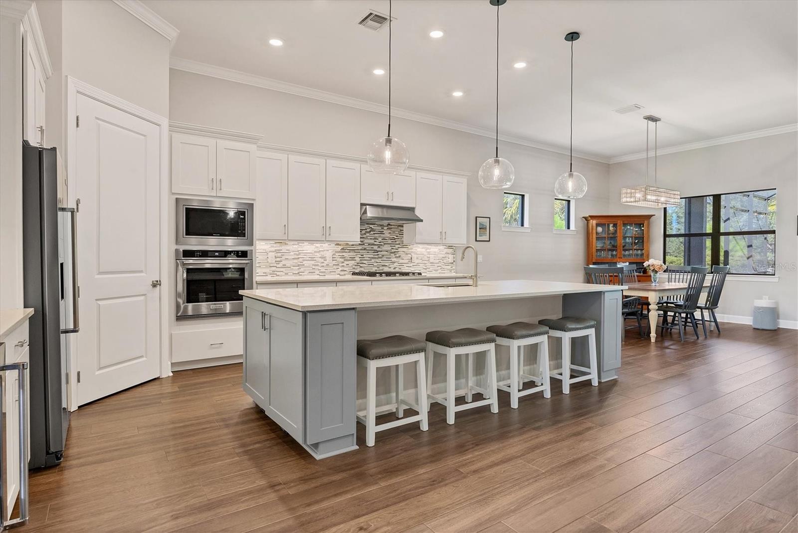 Image 12 of 76 For 1403 Sailview Place