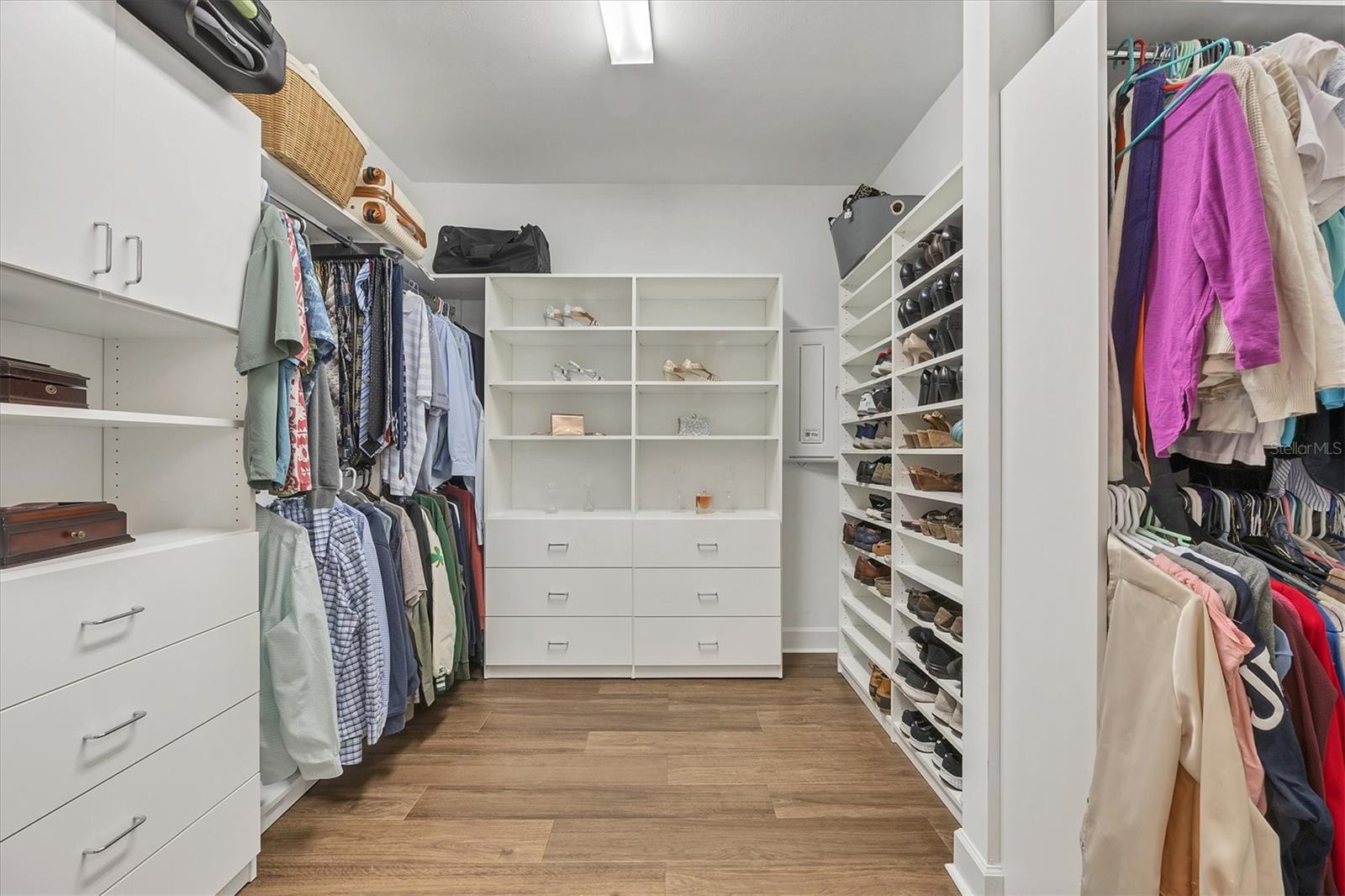 Image 23 of 76 For 1403 Sailview Place