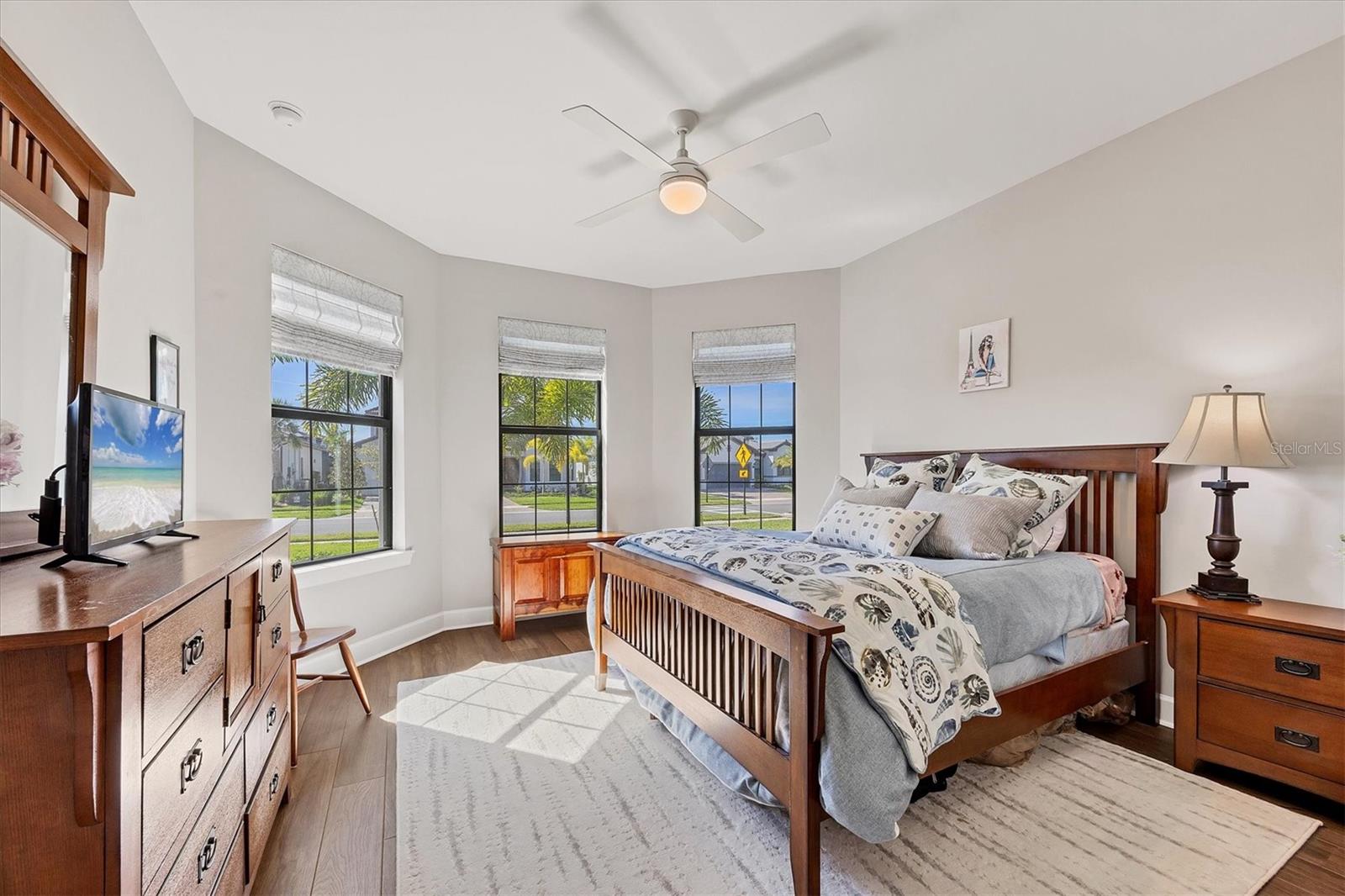 Image 24 of 76 For 1403 Sailview Place