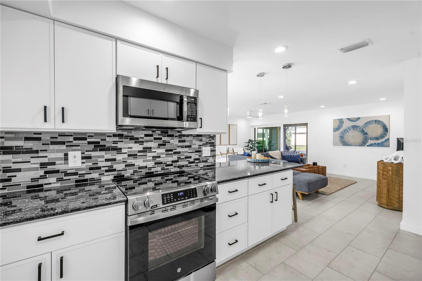 Image 14 of 60 For 111 Whispering Sands Circle V38