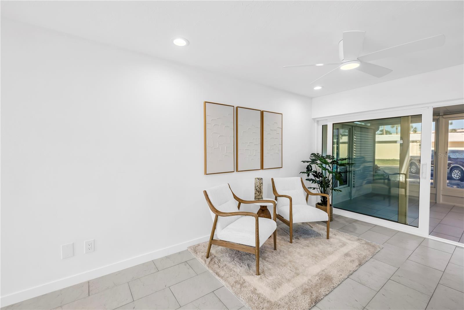 Image 21 of 60 For 111 Whispering Sands Circle V38