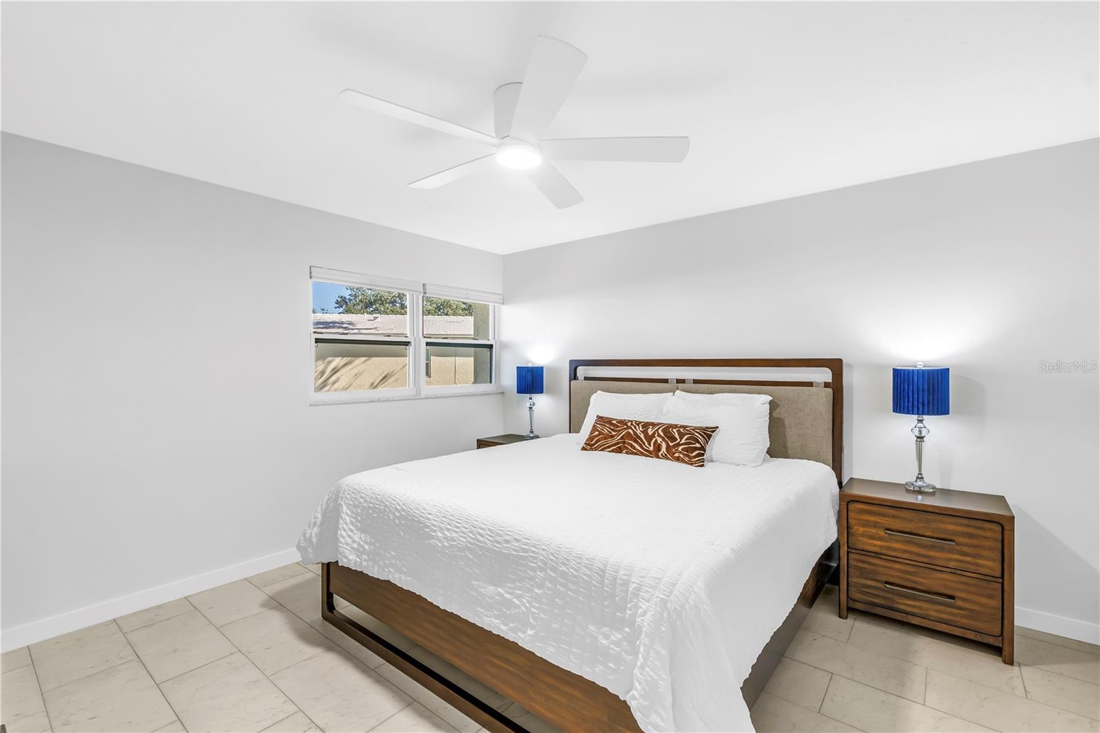 Image 22 of 60 For 111 Whispering Sands Circle V38