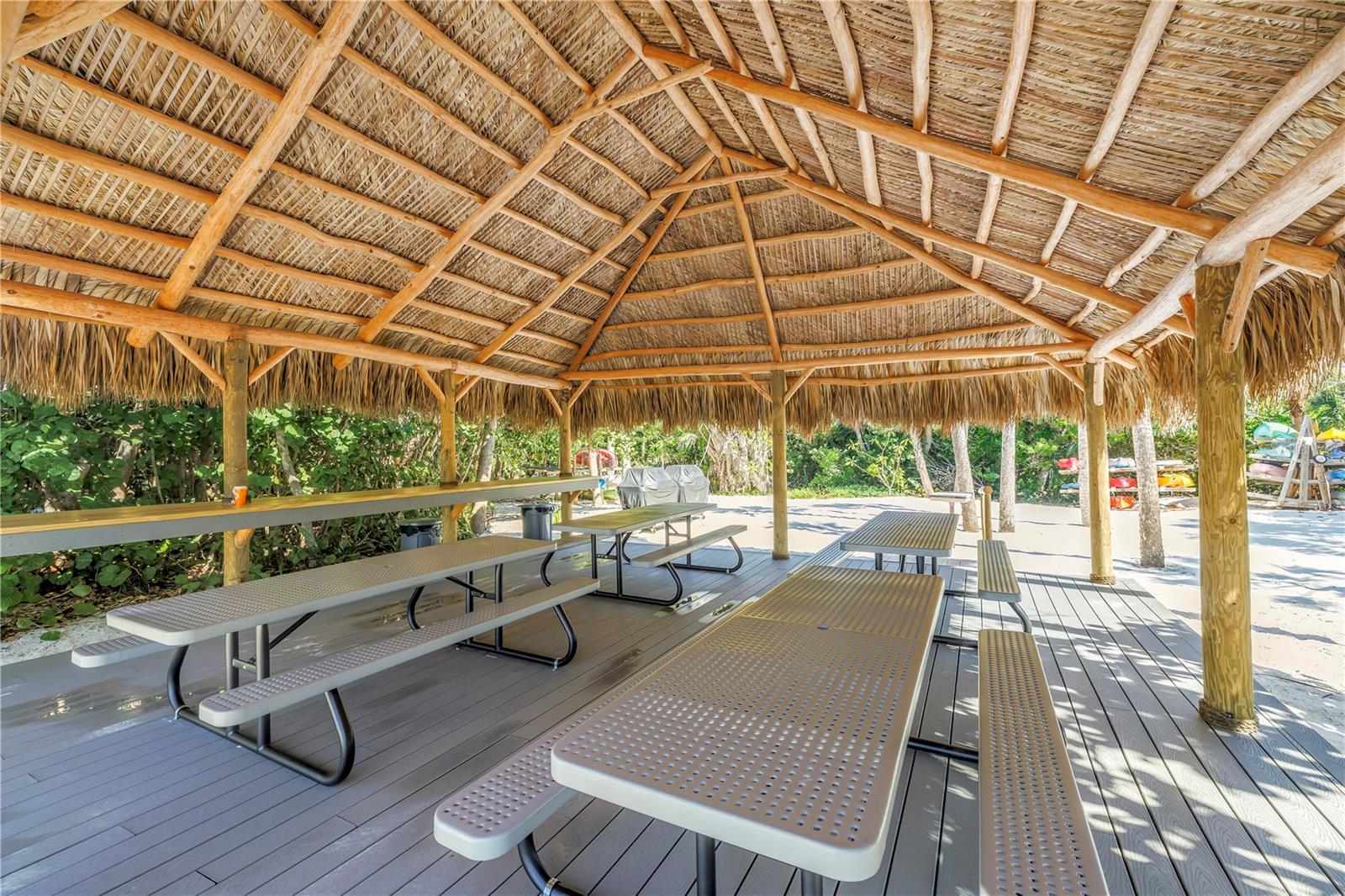 Image 46 of 60 For 111 Whispering Sands Circle V38