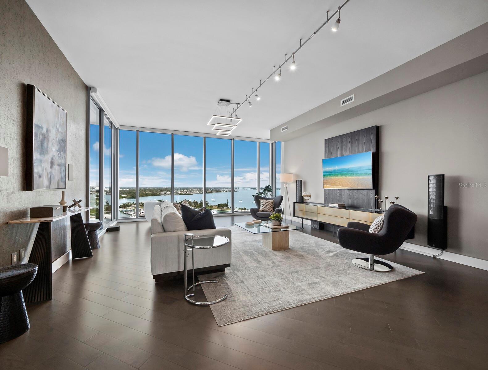 Image 11 of 53 For 1155 Gulfstream Avenue 1709