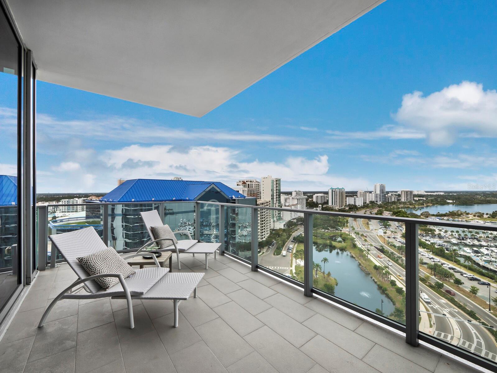 Image 20 of 53 For 1155 Gulfstream Avenue 1709