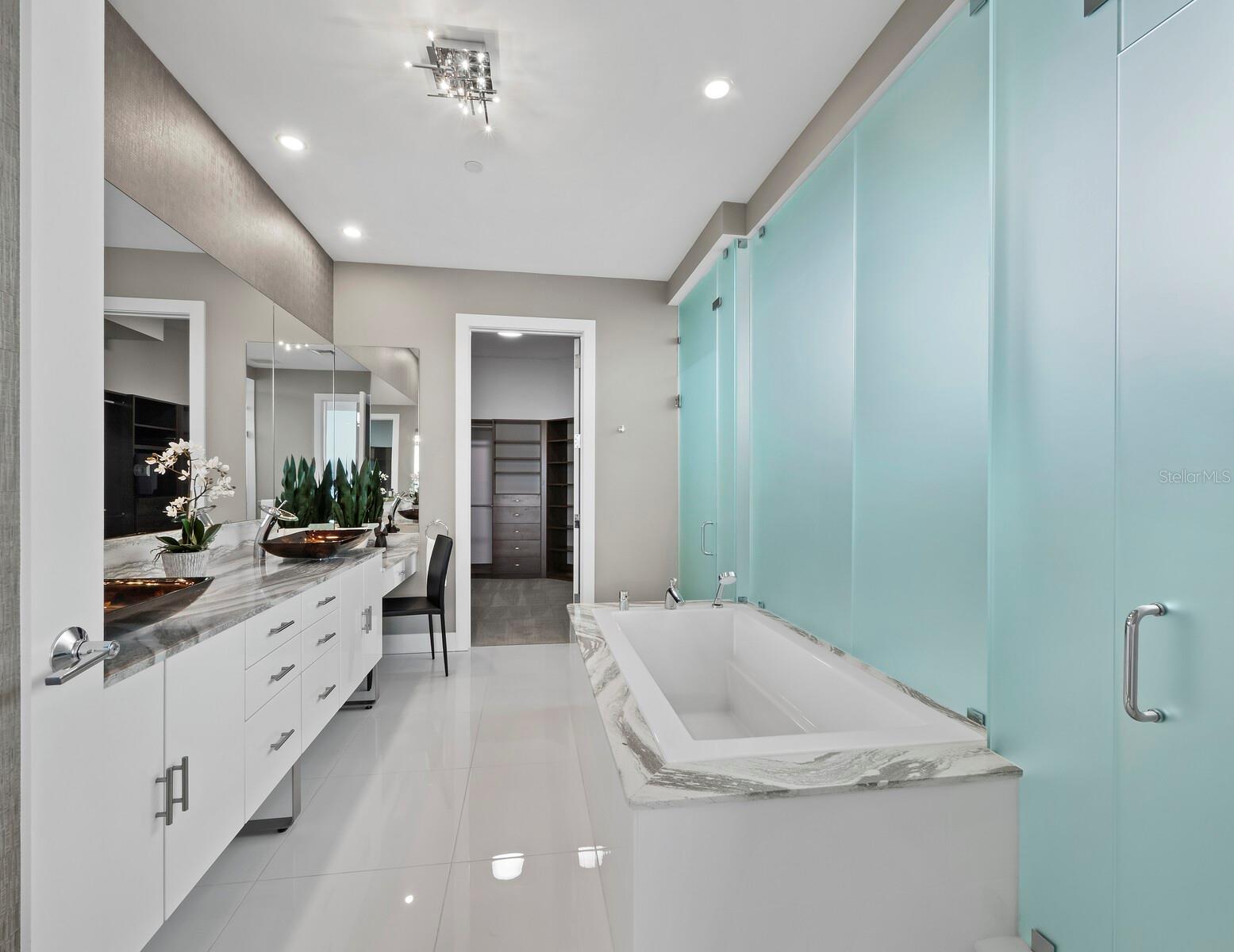 Image 23 of 53 For 1155 Gulfstream Avenue 1709