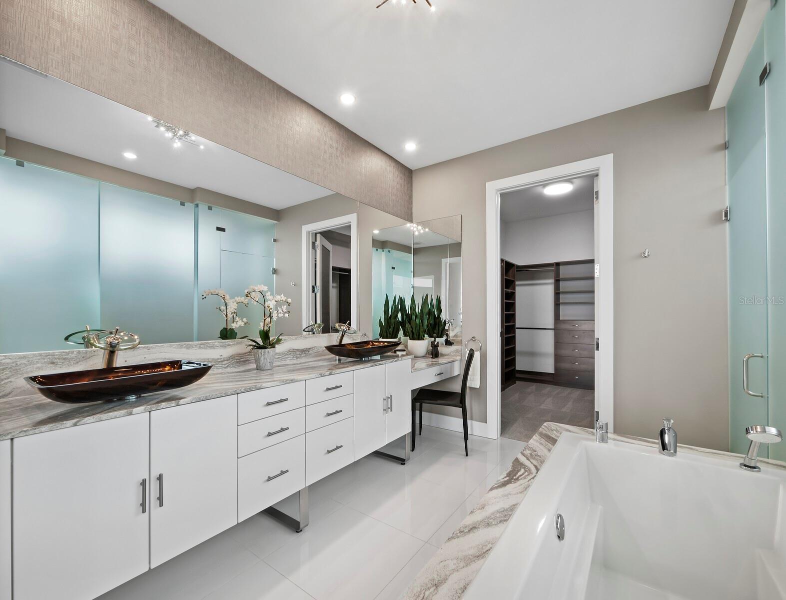 Image 26 of 53 For 1155 Gulfstream Avenue 1709