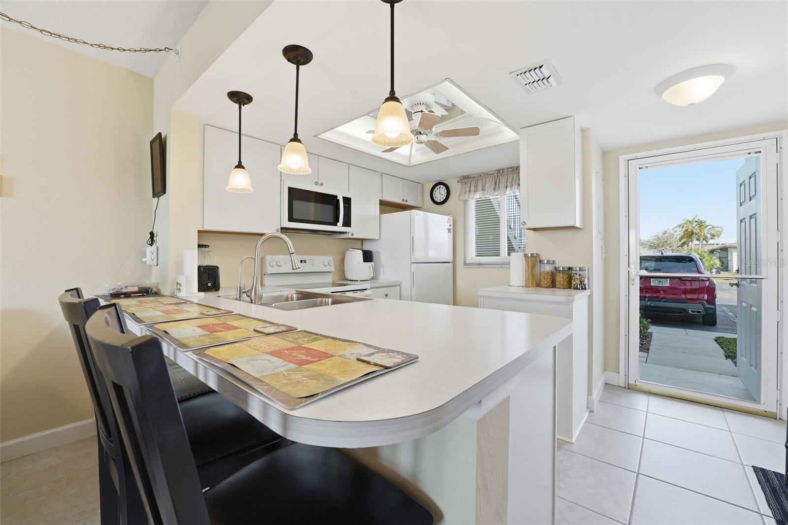 Image 6 of 18 For 25275 Rampart Boulevard 1203