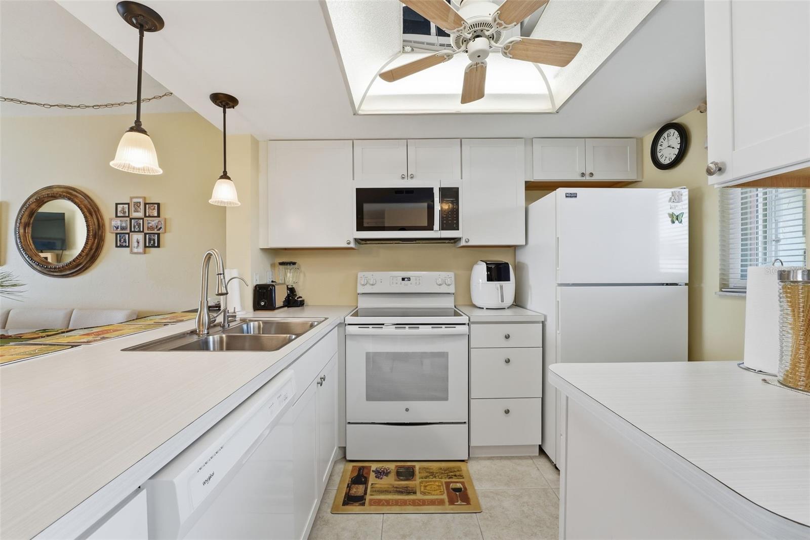 Image 7 of 18 For 25275 Rampart Boulevard 1203