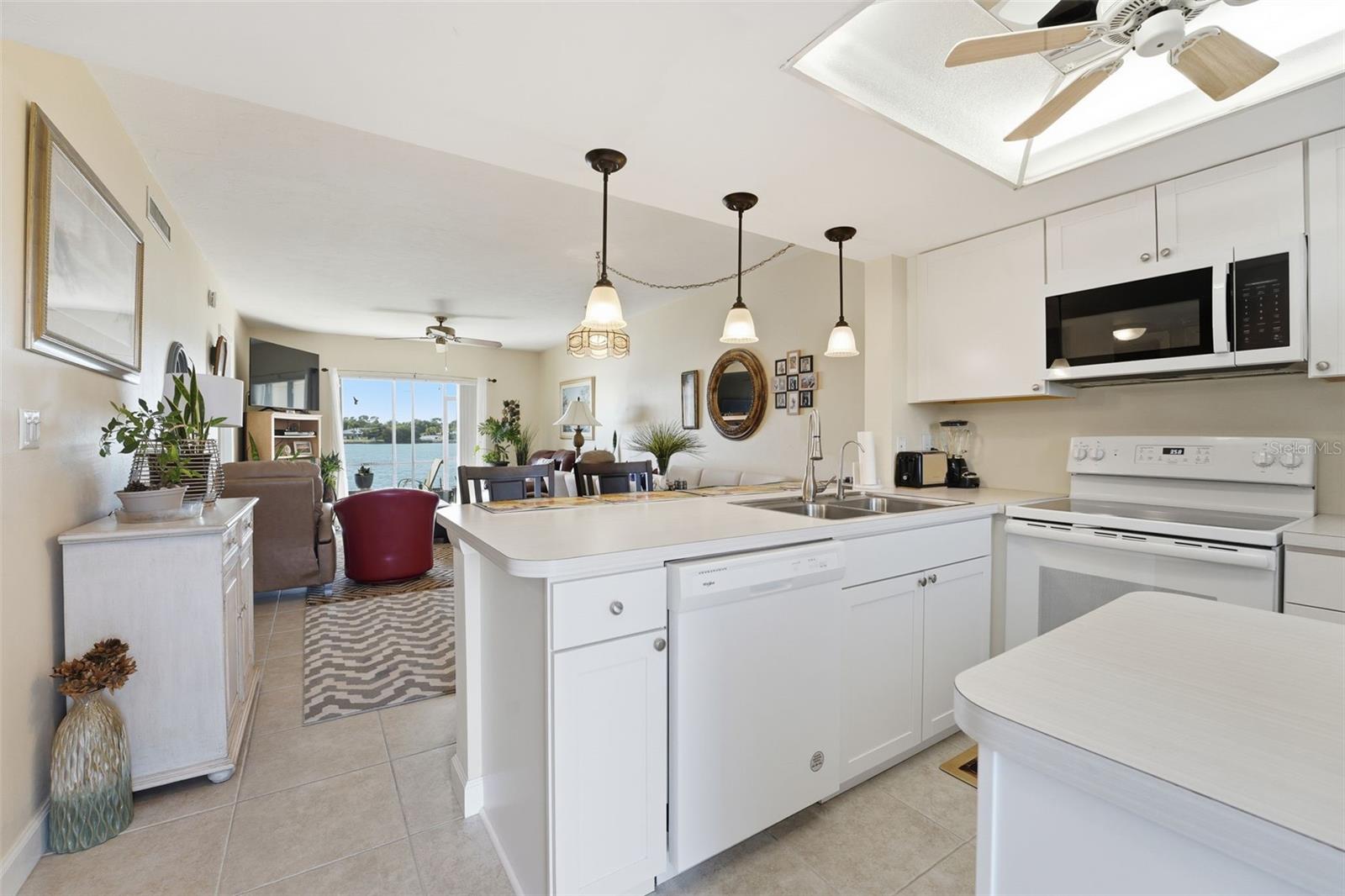 Image 9 of 18 For 25275 Rampart Boulevard 1203