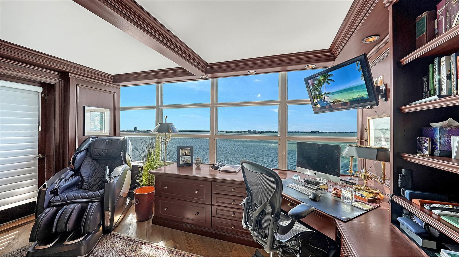 Image 21 of 73 For 988 Boulevard Of The Arts  S1814