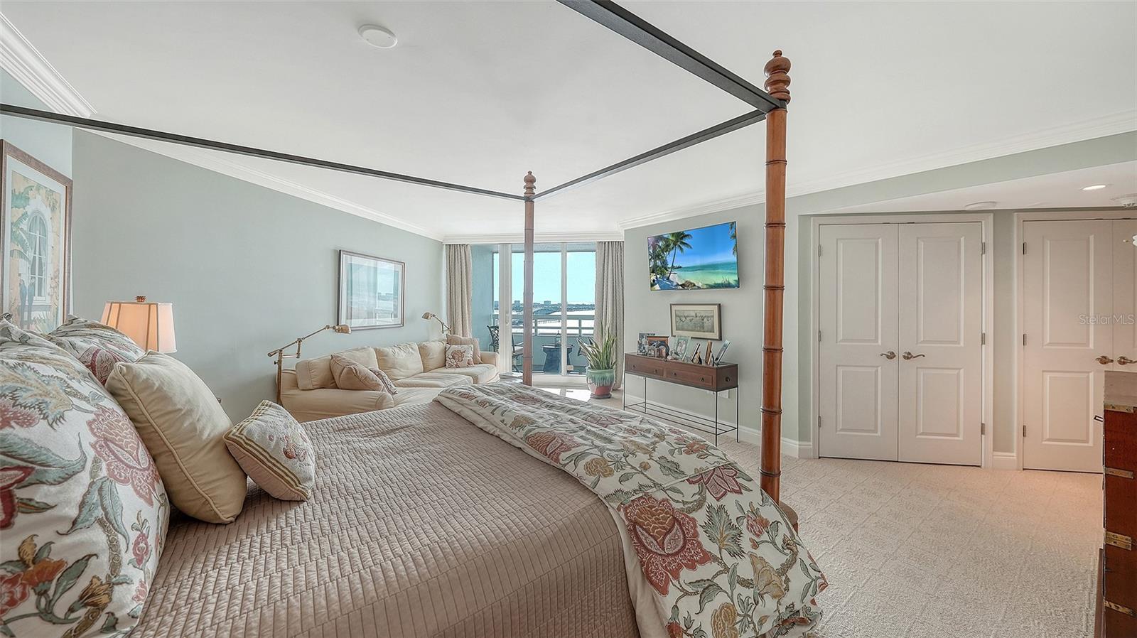 Image 35 of 73 For 988 Boulevard Of The Arts  S1814