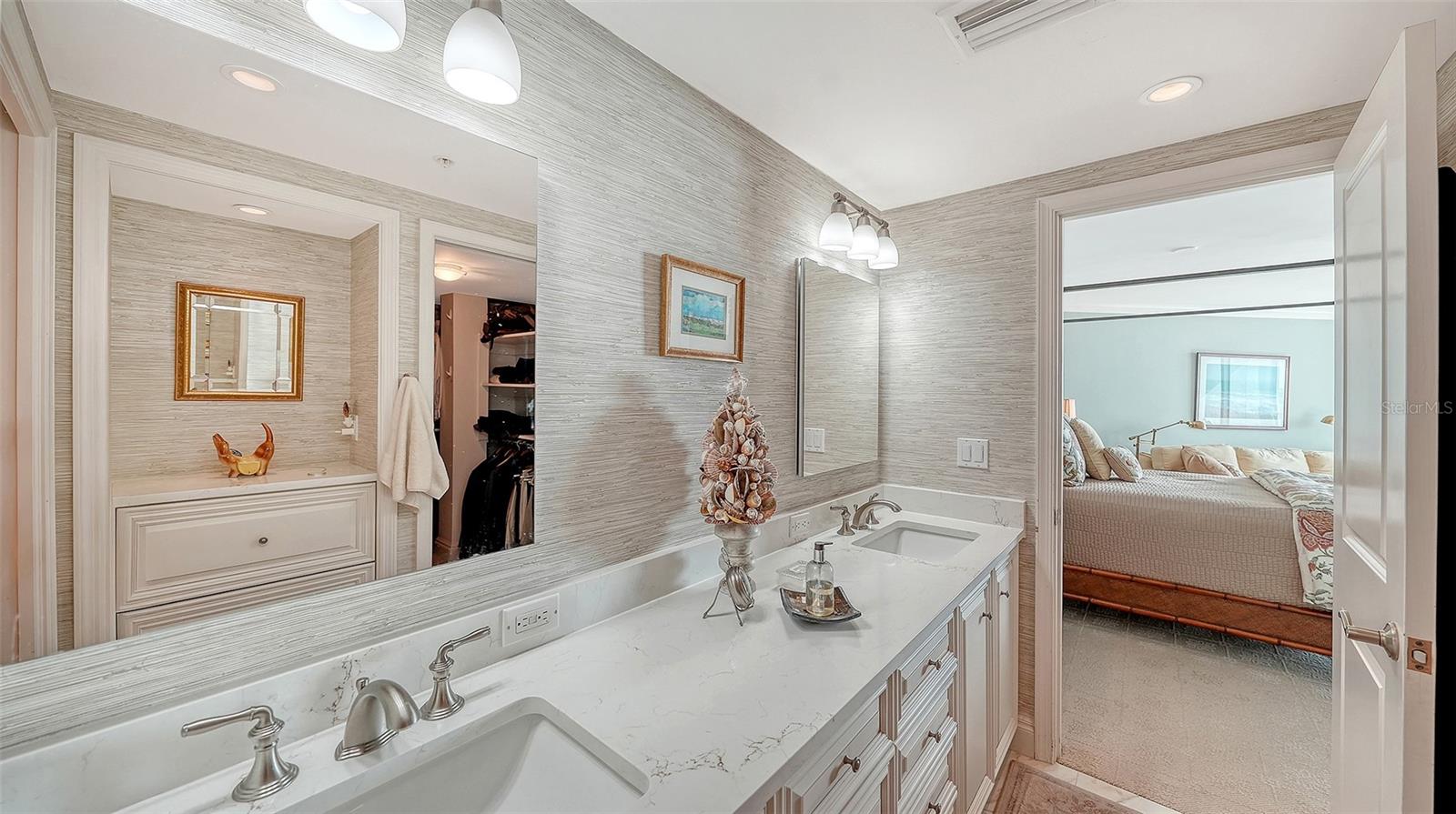 Image 38 of 73 For 988 Boulevard Of The Arts  S1814