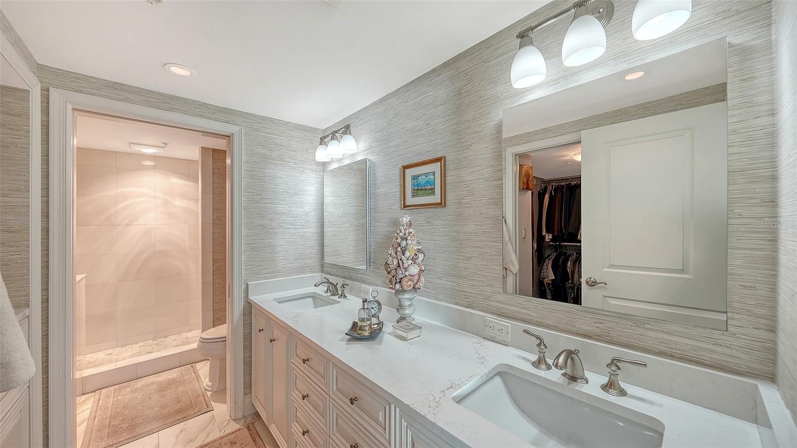 Image 39 of 73 For 988 Boulevard Of The Arts  S1814