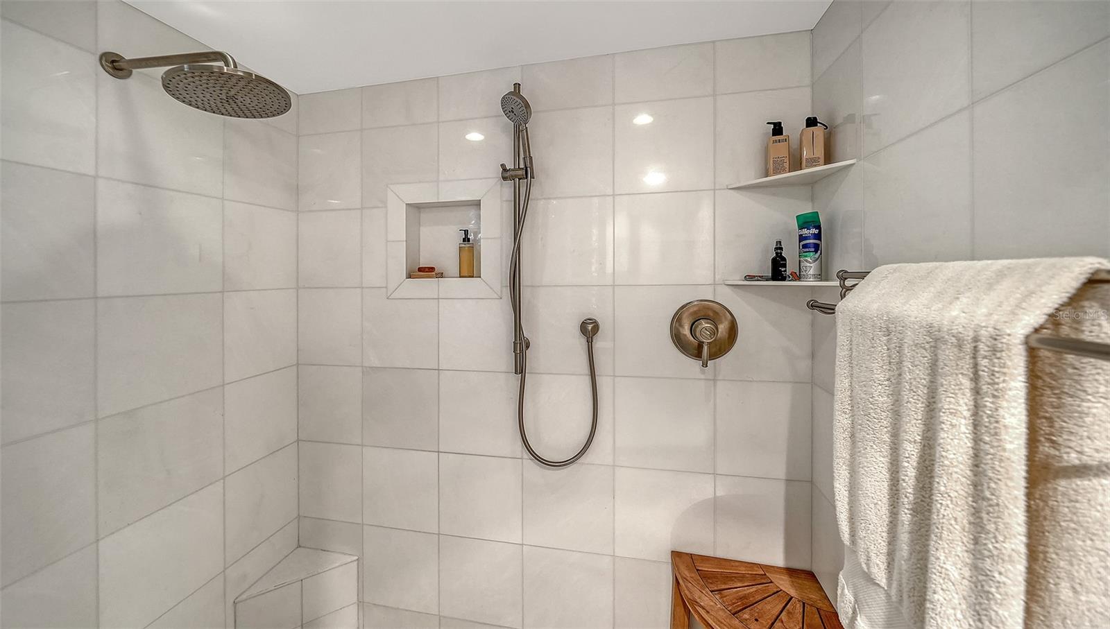 Image 41 of 73 For 988 Boulevard Of The Arts  S1814