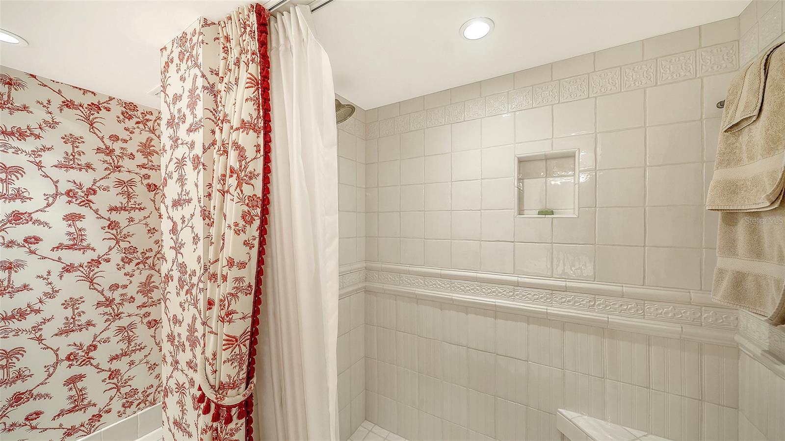 Image 51 of 73 For 988 Boulevard Of The Arts  S1814