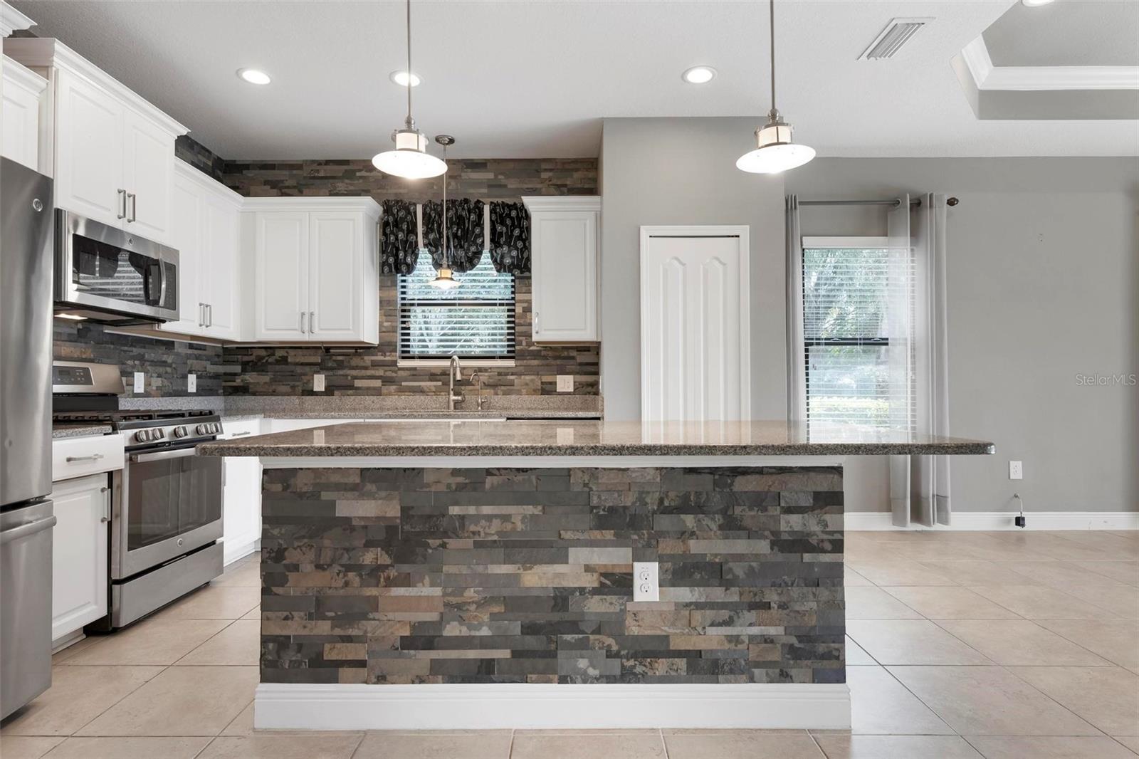 Image 9 of 30 For 341 Acerno Drive