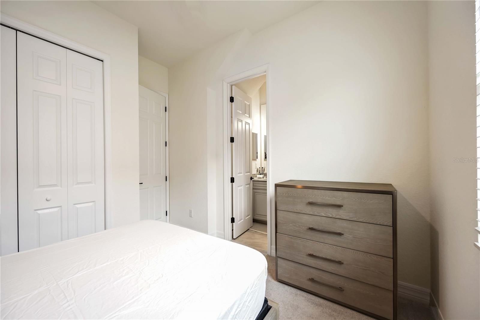 Image 21 of 42 For 5931 Brandon Run