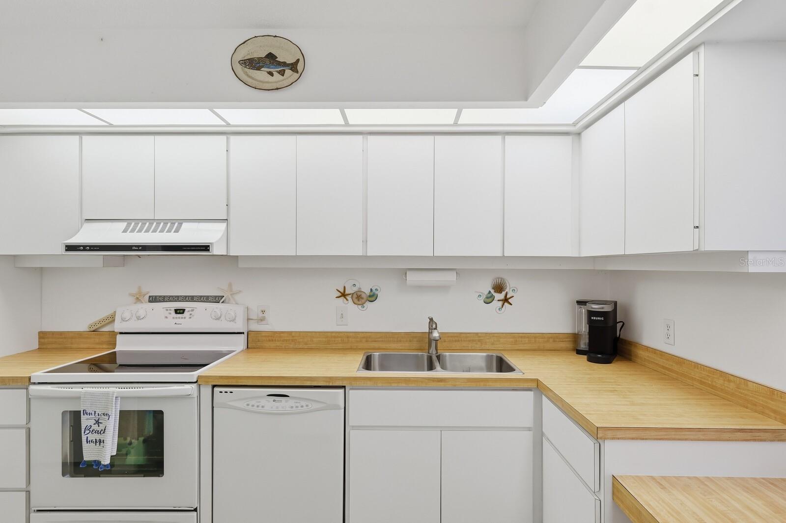 Image 9 of 41 For 1965 Gulf Of Mexico Drive G5-104