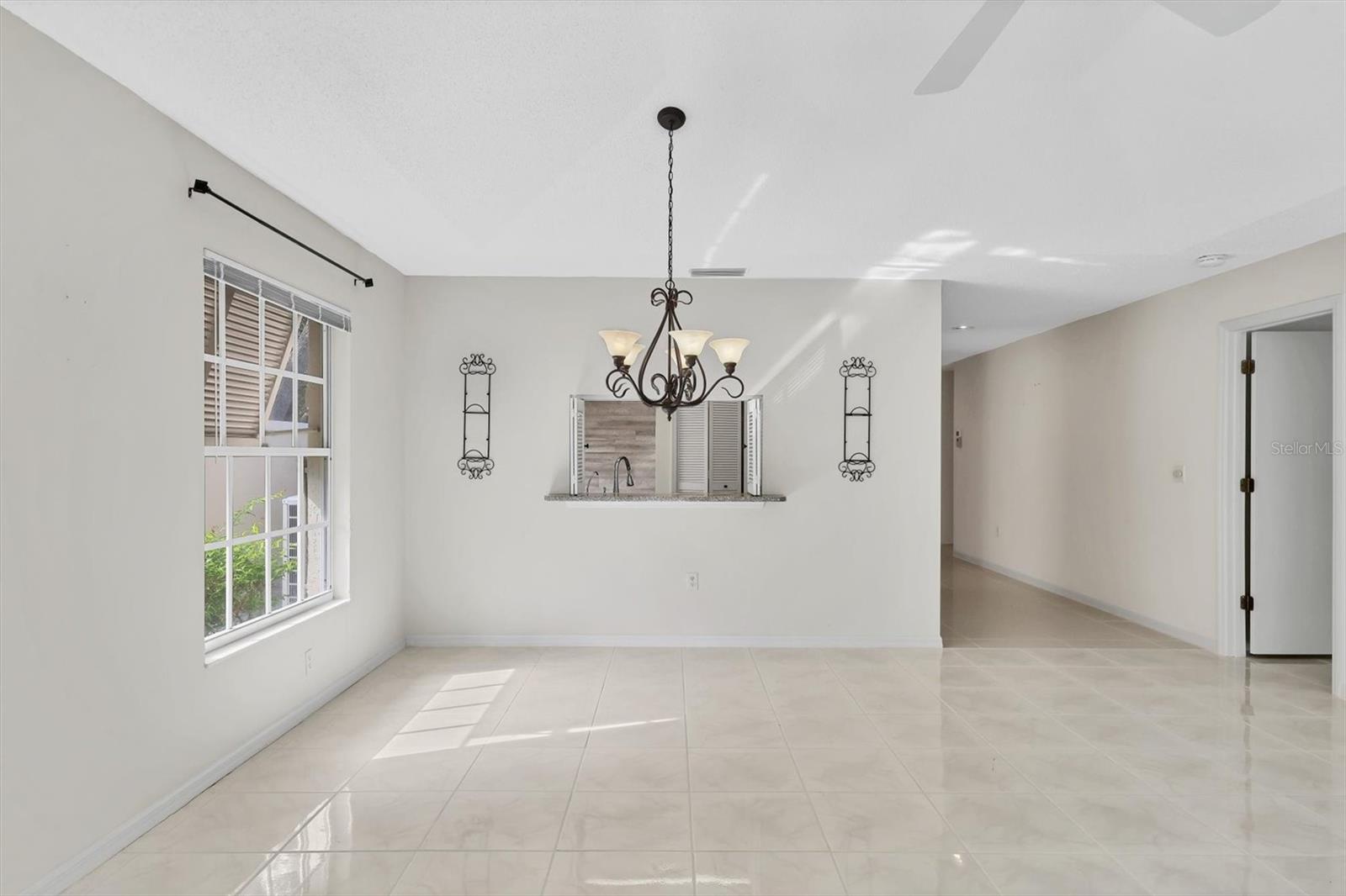 Image 10 of 62 For 4046 Highland Oaks Drive 47