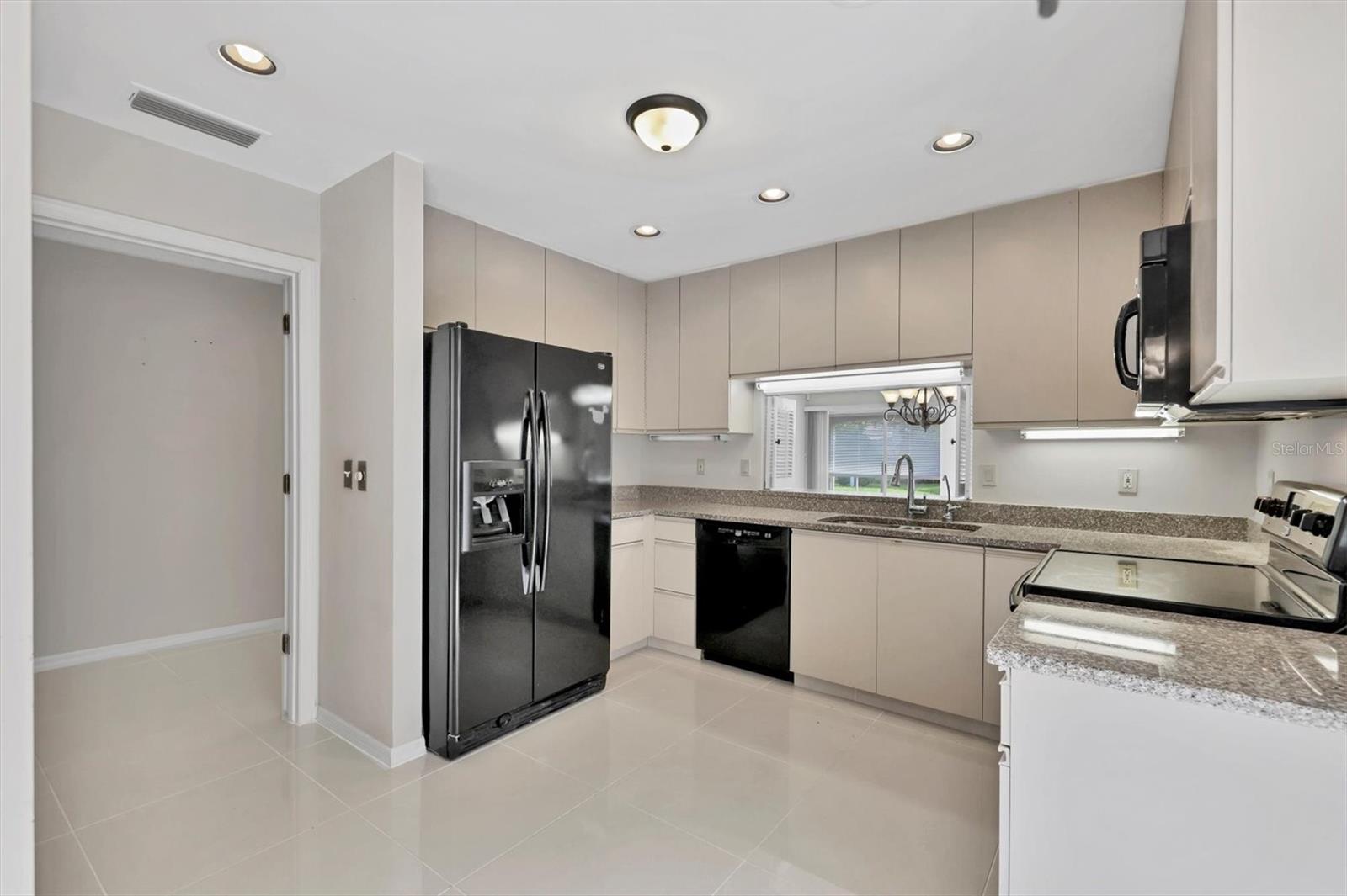 Image 11 of 62 For 4046 Highland Oaks Drive 47