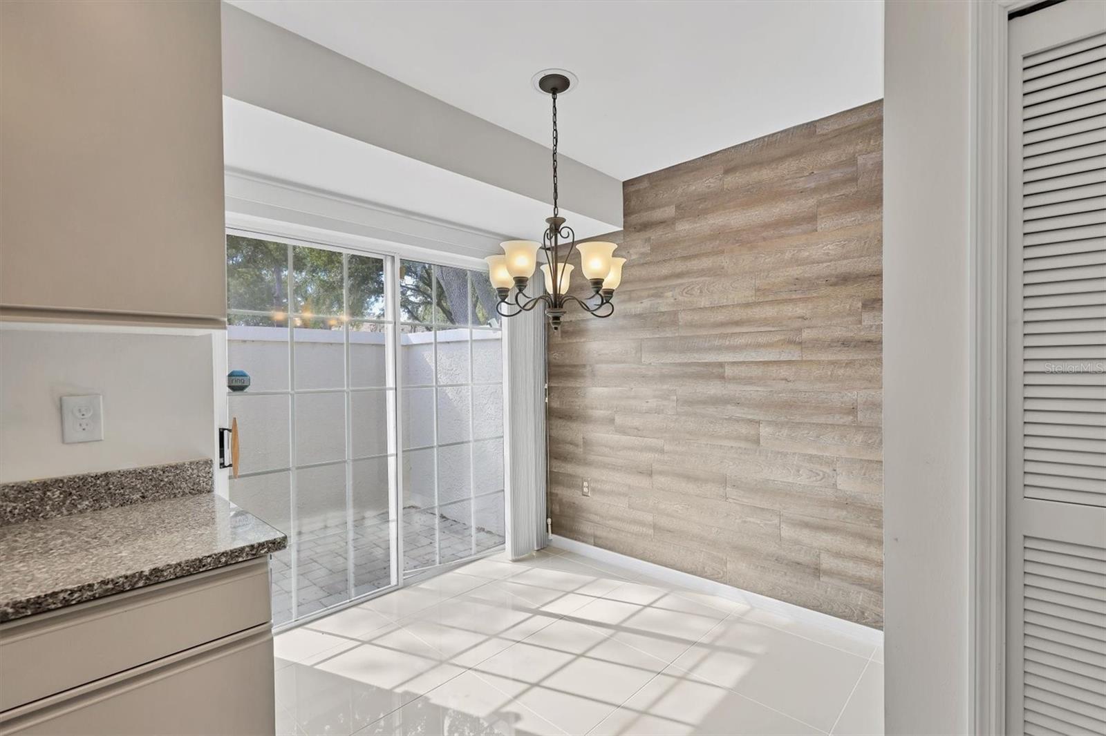 Image 13 of 62 For 4046 Highland Oaks Drive 47