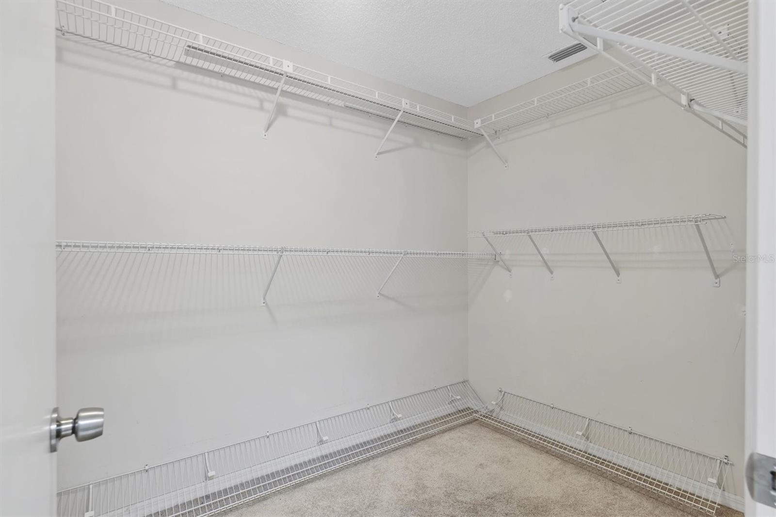 Image 17 of 62 For 4046 Highland Oaks Drive 47