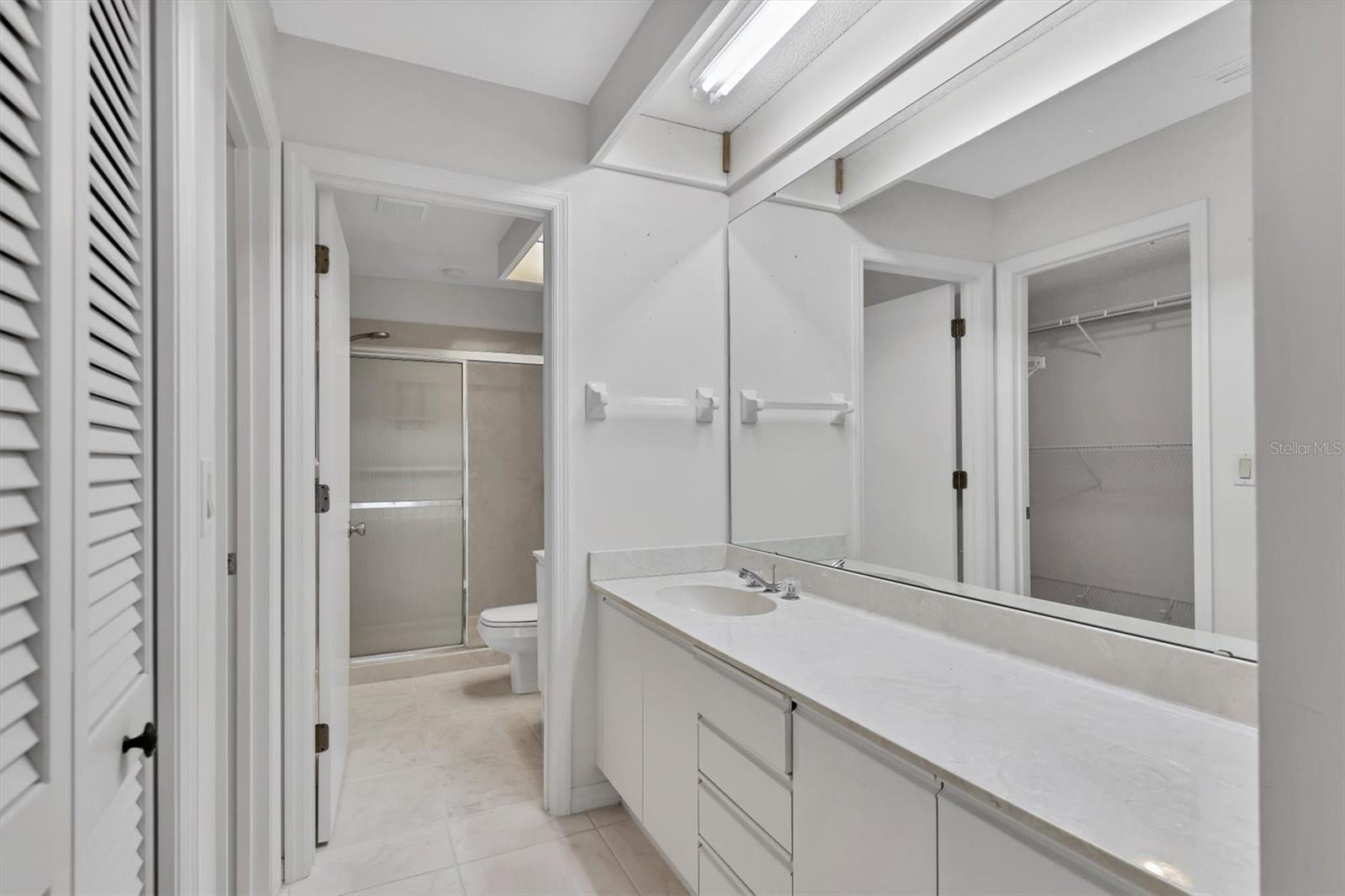 Image 18 of 62 For 4046 Highland Oaks Drive 47