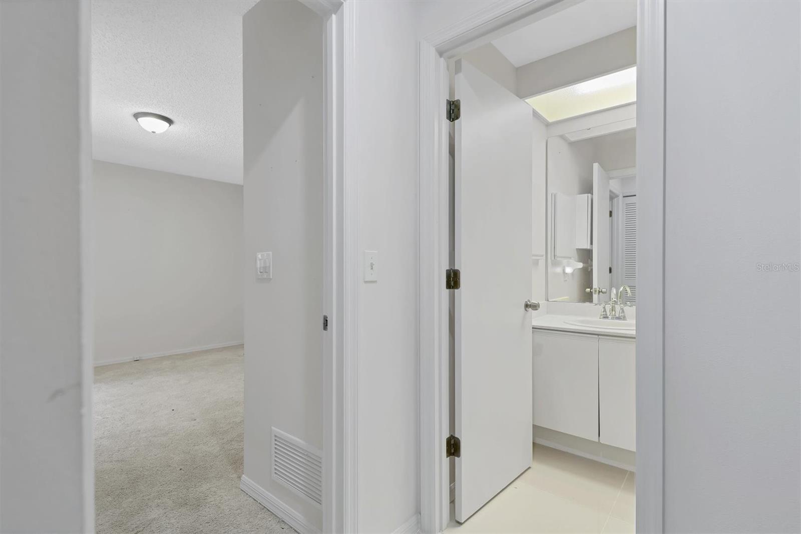 Image 21 of 62 For 4046 Highland Oaks Drive 47