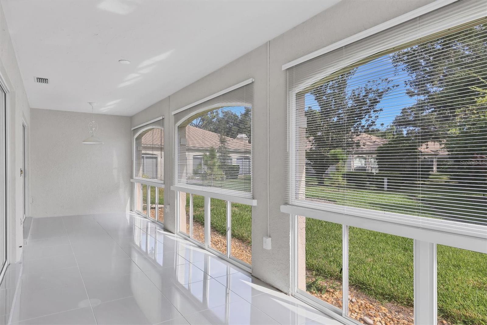 Image 27 of 62 For 4046 Highland Oaks Drive 47