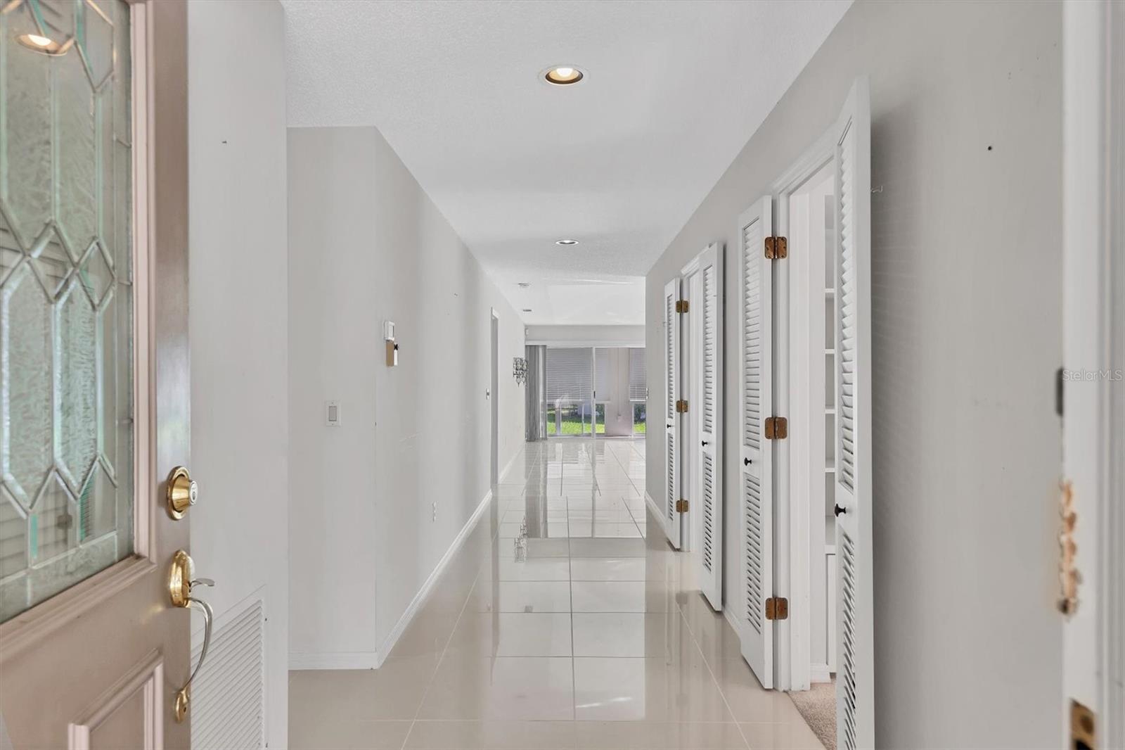 Image 5 of 62 For 4046 Highland Oaks Drive 47